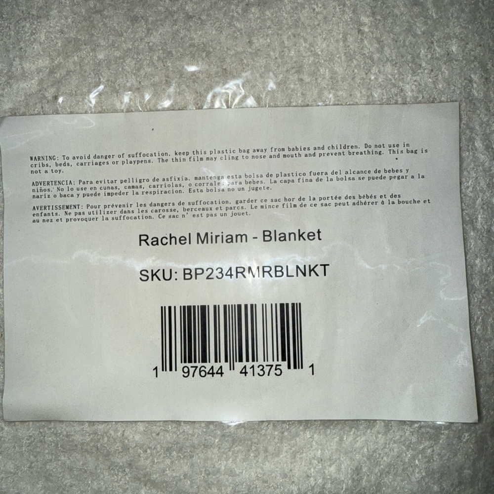 Rachel Mariam The Cloud 40” x 50” Soft And Cozy Throw In Ivory - Picture 7 of 8